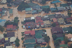 Typhoon ondoy floods Manila